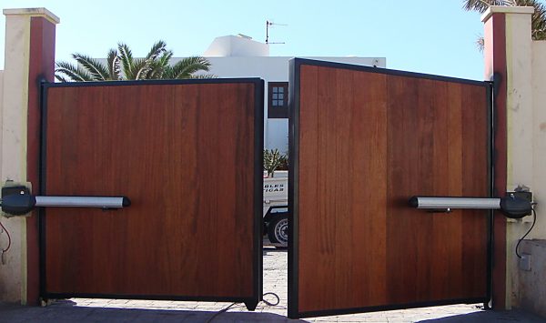 Cancelas Batientes — Para uso residencial