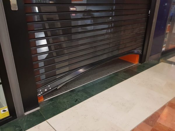Cierres Metálicos — Para uso comercial